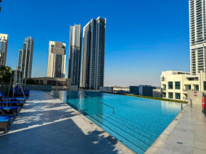 HiGuests - Luxury Living With Huge Terrace in Creek Harbour